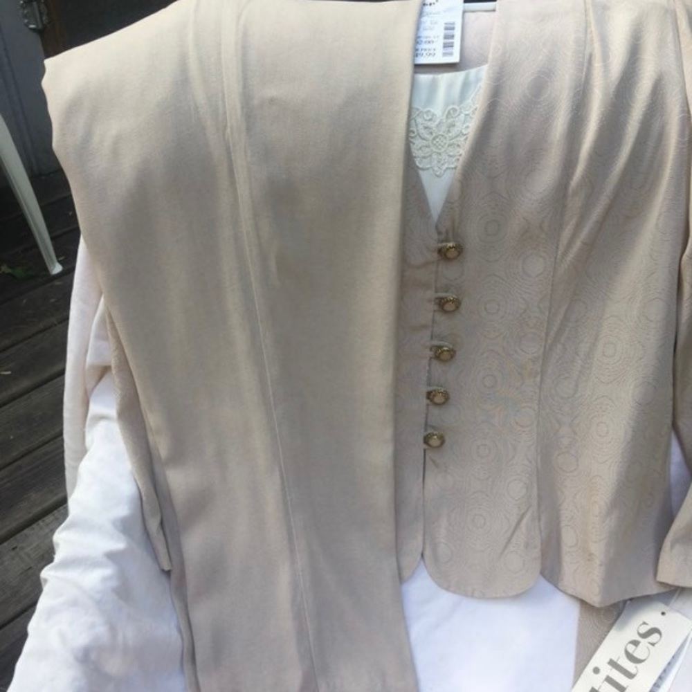 Vintage pant suit..donating